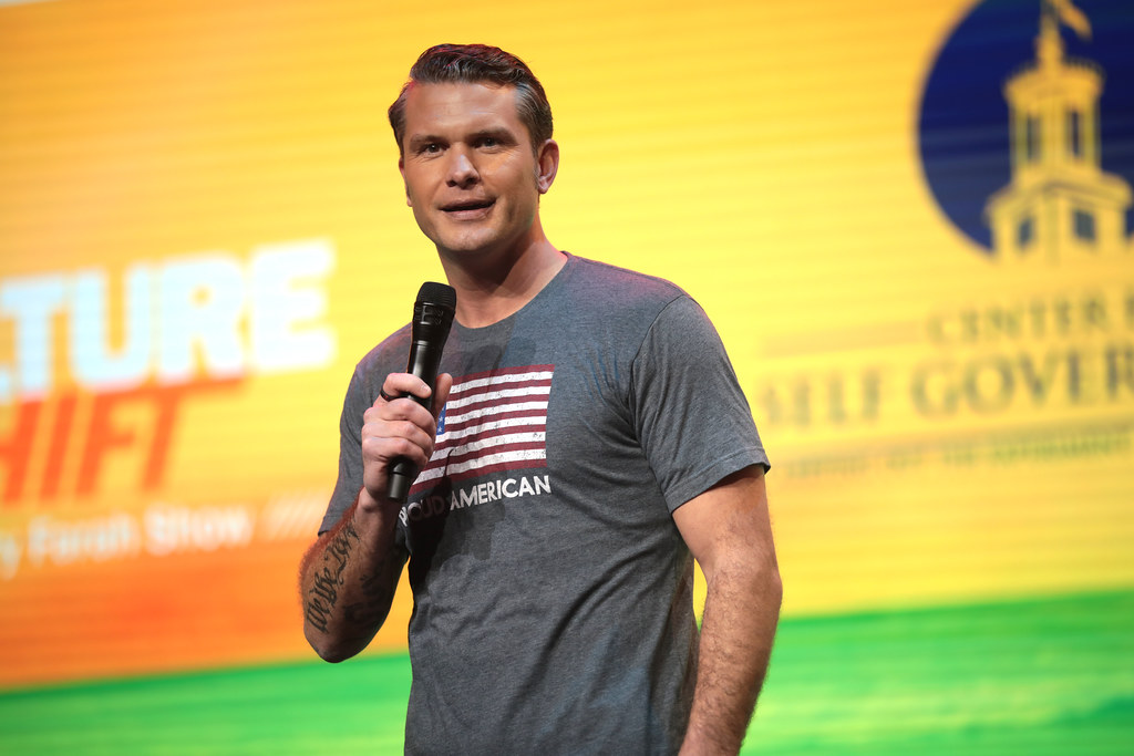 Hegseth Hits Back at Clinton with 2009 Lavrov Photo, Conservatives Go Wild