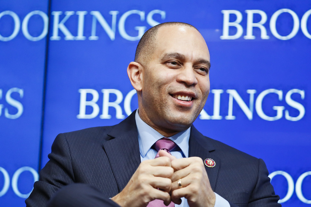 Hakeem Jeffries Criticized for Citing Lisa Cook’s Race in Trump Attack