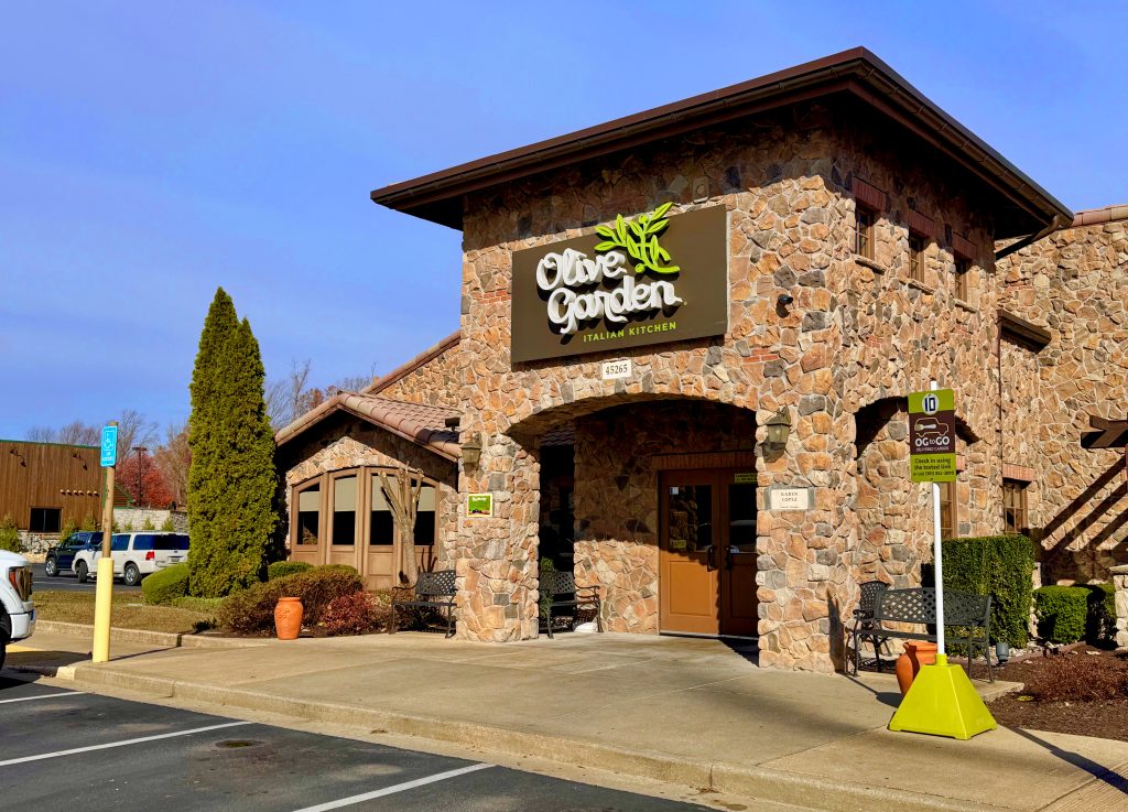 Olive Garden Worker Dies in Apparent Deep-Fryer Suicide